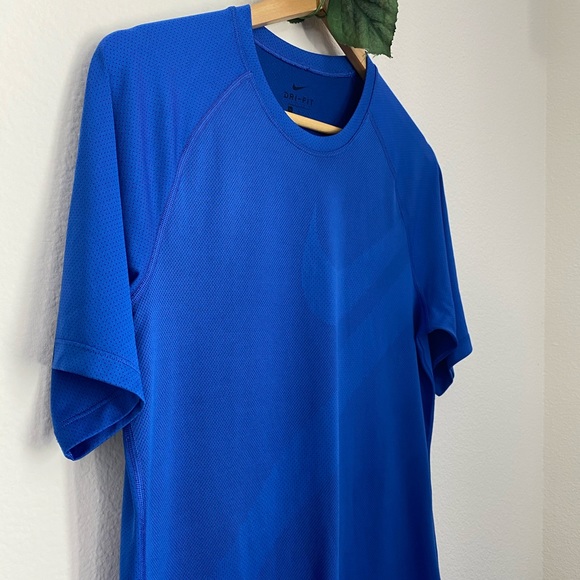 SOLD    Nike • Champion Short Sleeve Shirt - Picture 2 of 13